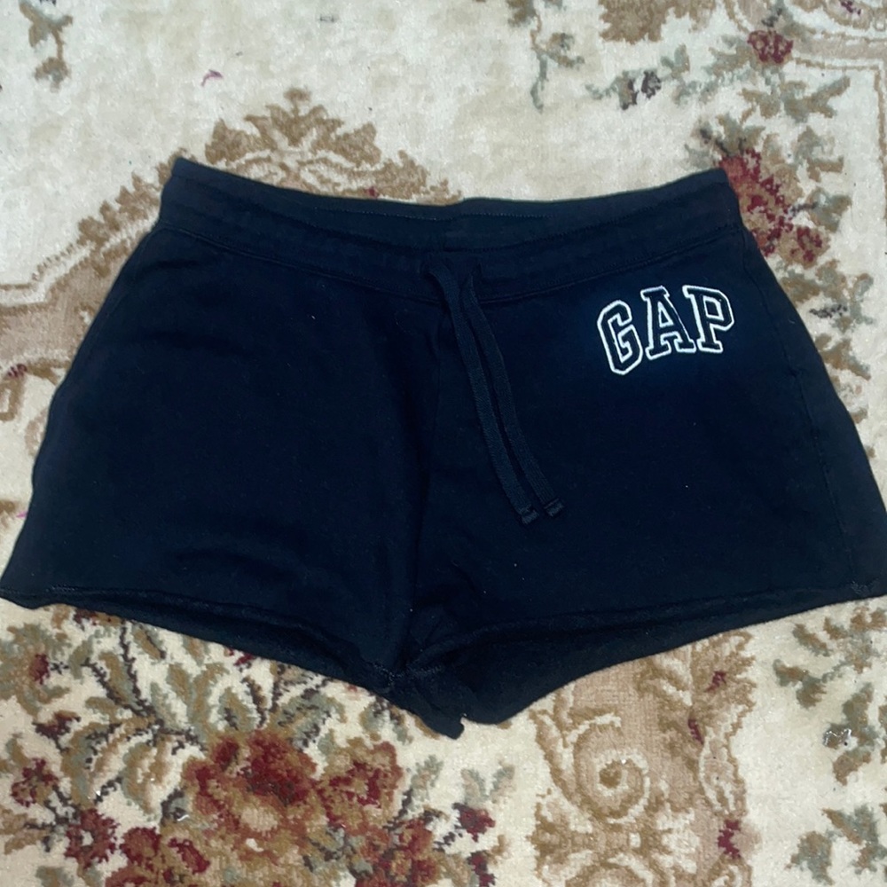 GAP shorts size small